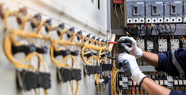 Professional Electrician technician working in Rochester, MI